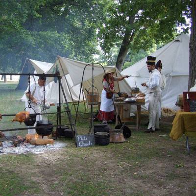les repaissances - traiteur médiéval - traiteur historique - cuisine au feu de bois