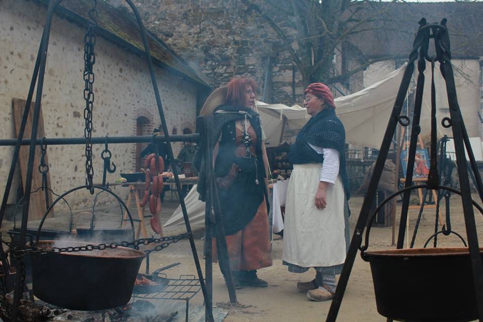 cuisine historique au feu de bois : reconstitution 1er empire poste de cantinière